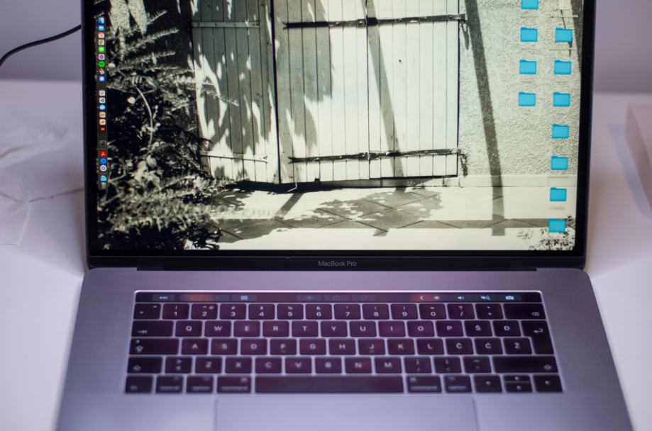 Macbook Pro 15” 512gb i7 Touchbar
