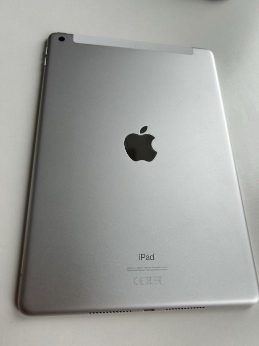 Apple iPad (8th Generation) Cellular + WiFi; 32gb Silver