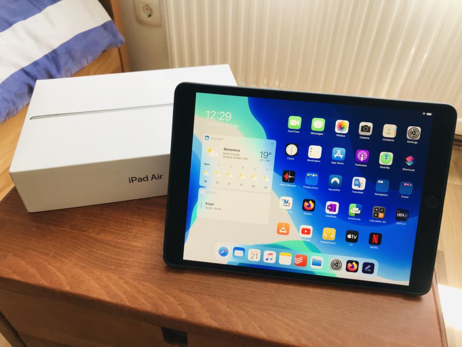 Apple iPad Air 3 (2019) 64GB, v garanciji + ovitek