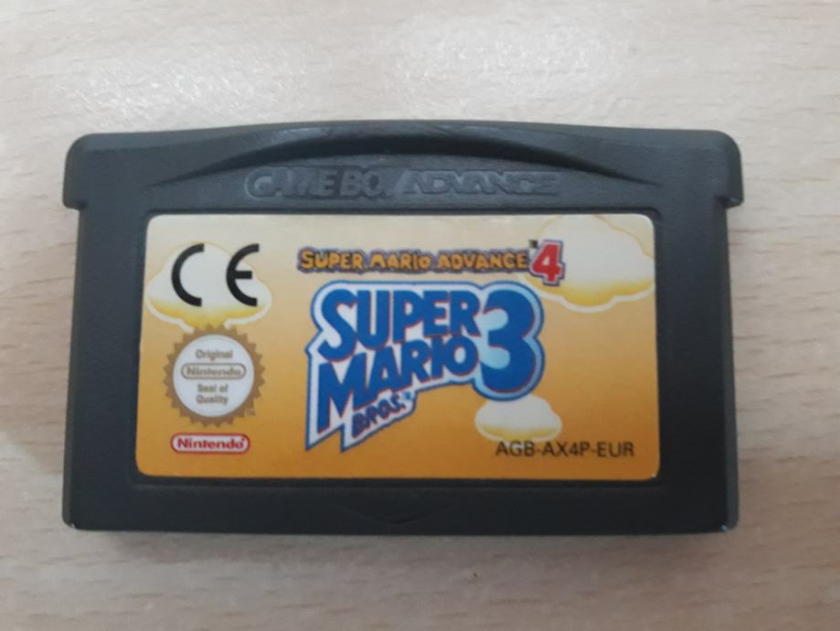 Prodajam igro Super Mario Advance 4: Super Mario Bros. 3