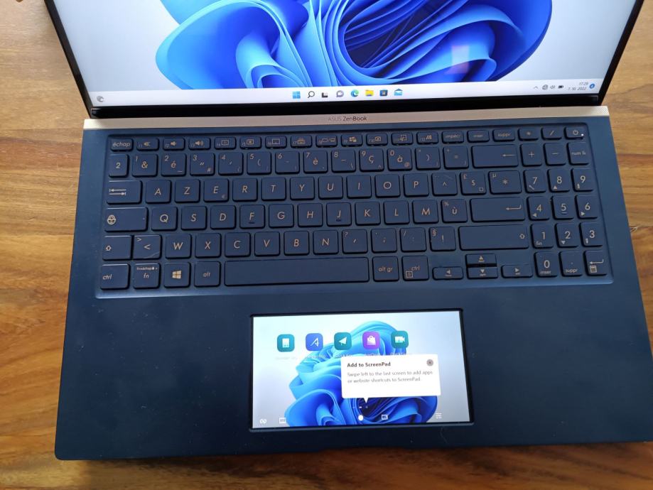 Asus Zenbook UX534F – 15,6" ScreenPad, I7, 8 Go RAM, 512 Go SSD, GTX 1650, Bleu