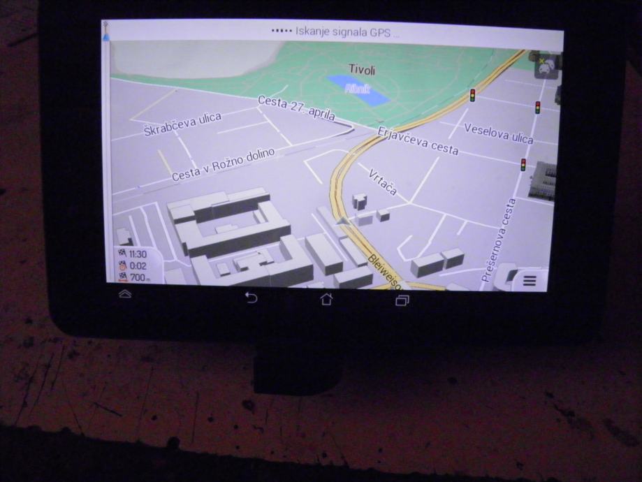 Tablični računalnik ASUS 7inčni z GPS Igo  navigacijo-nove karte