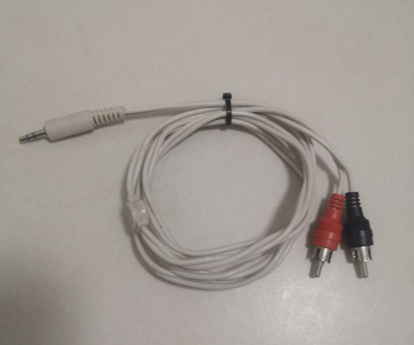 Audio kabel 3,5mm jack / 2 x moški činč 1,2 m