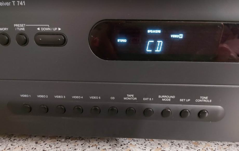 AV SURROUND RECEIVER NAD T-741