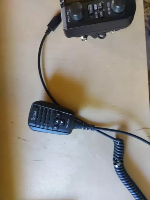 icom ic-705 hf/vhf/uhf ham radio ssb/cw/rtty/am/fm/dv transceiver