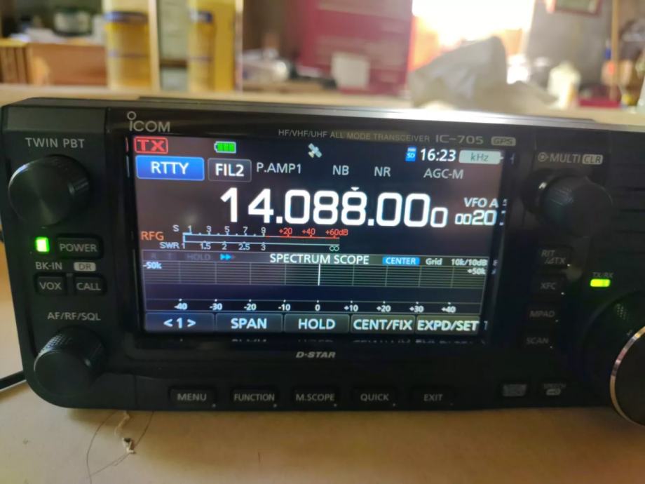 icom ic-705 hf/vhf/uhf ham radio ssb/cw/rtty/am/fm/dv transceiver
