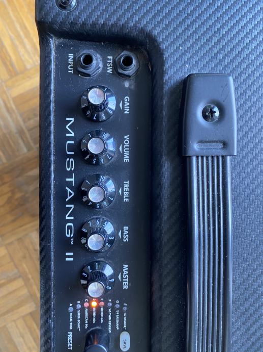 Ugodno Prodam Fender Mustang II(110W) kitarski zvočnik(ojačevalec)