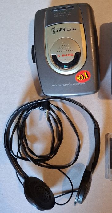 Walkman AM/FM stereo cassette radio FIAST Austrija + slušalke
