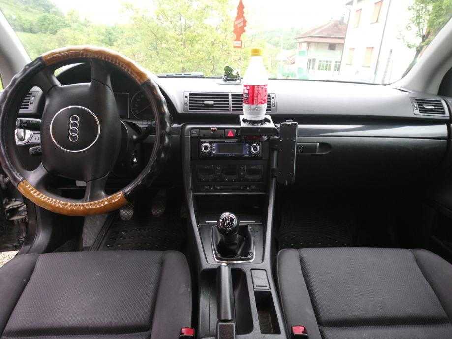 Audi A4 Limuzina