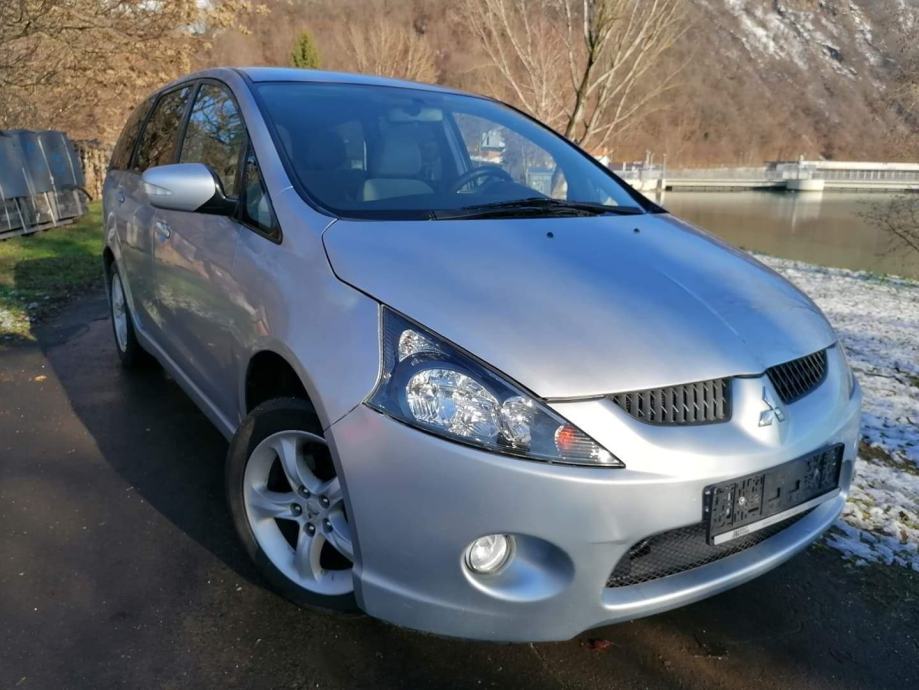 Mitsubishi grandis 2005