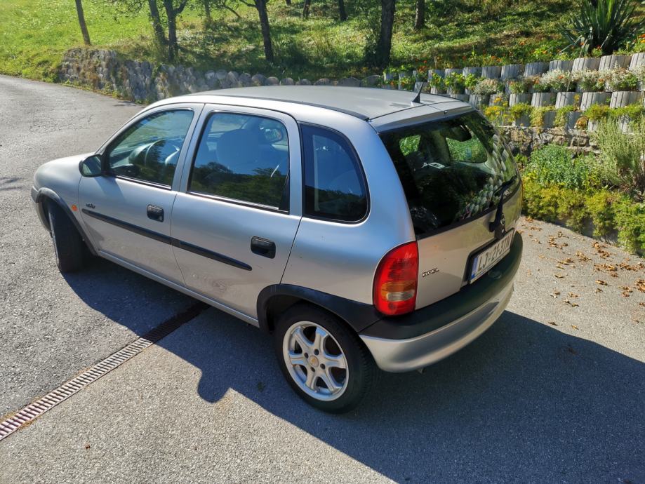 Opel Corsa 1 2 16v