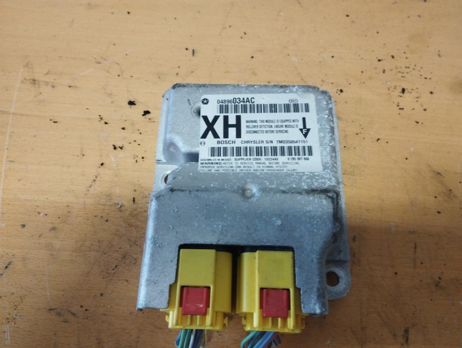 Jeep Commander Grand Cherokee airbag računalnik modul 04896034ac