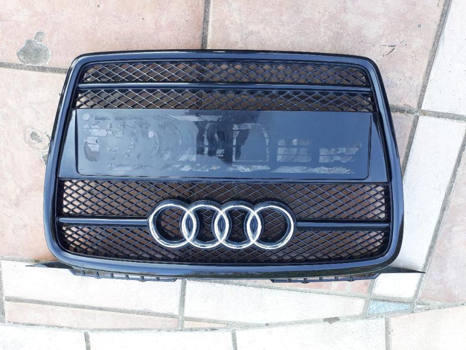 okrasna maska Audi A3 od 2004-2008