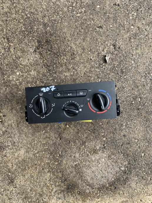 Peugeot 207 regulator nastavitev temperature tipka