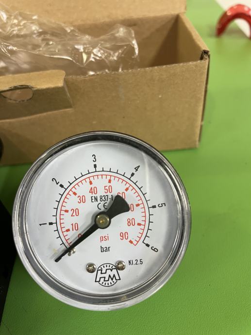 regulator za zrak + manometer FESTO