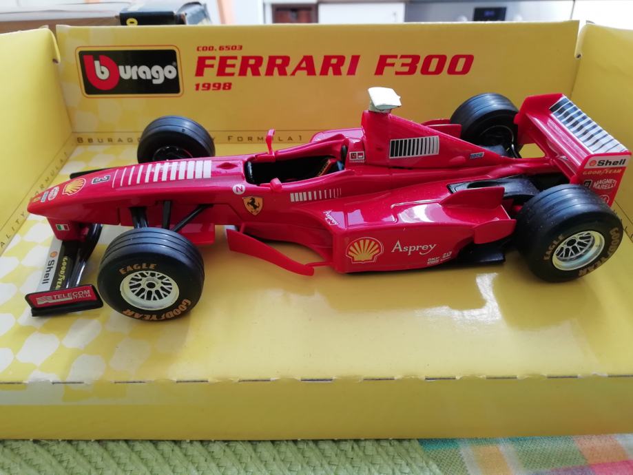 Burago modelček formule 1 Ferrari F300 1/24