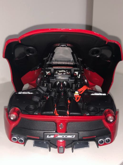 Maquette Hélicoptère Ferrari Au 1/18 – Occasion