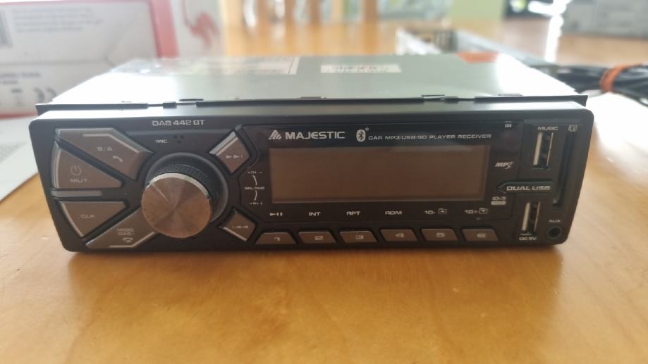 Avtoradio Majestic DAB 442BT bluetooth usb