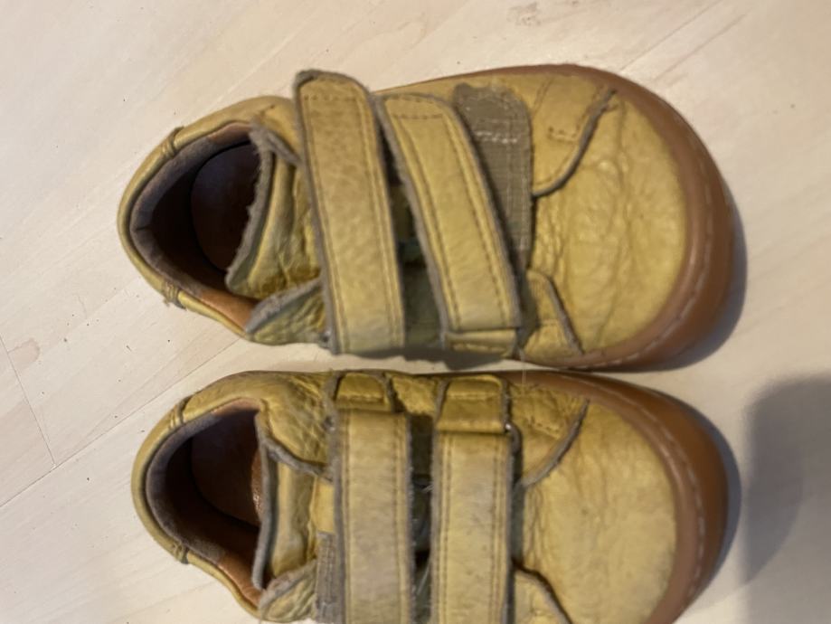 Bosonogi otroški čevlji št. 24 Froddo