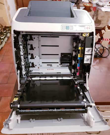 Barvni Laserski Tiskalnik HP Color LaserJet 1600 CB373A DIN A4 USB 600