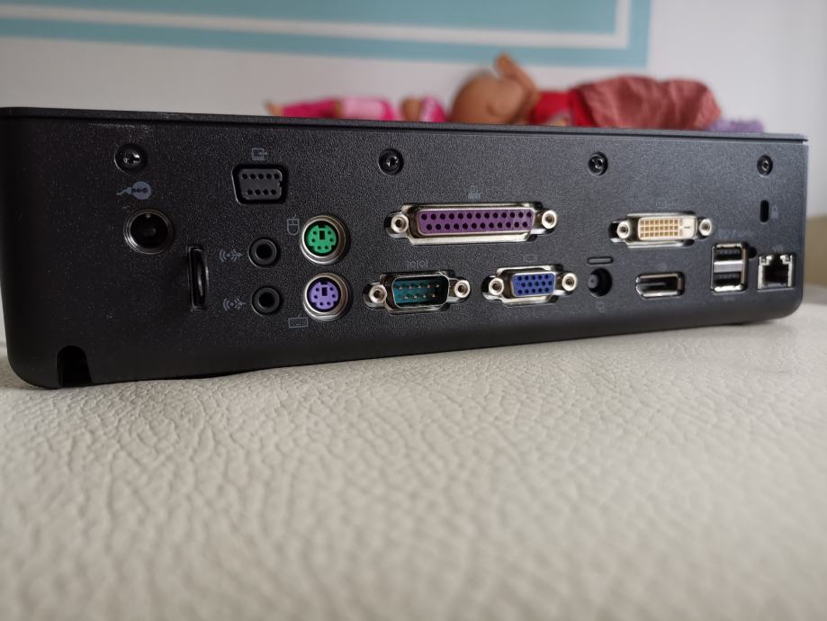 Docking station, priklopna postaja za HP prenosnike