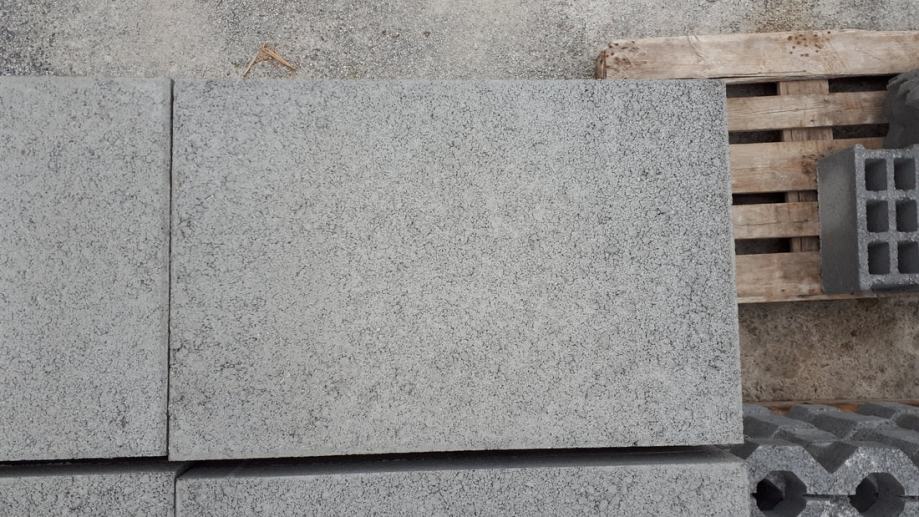 Pohodne betonske plošče 60x40x6 cm