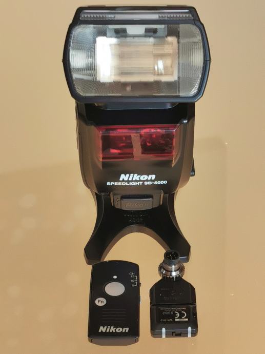 Nikon Speedlight SB-5000 z daljinskim upravljalnikom