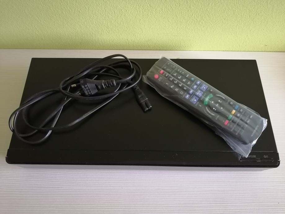 Bluray/DVD/HDD snemalnik Panasonic DMRBCT740, HDMI izhod!