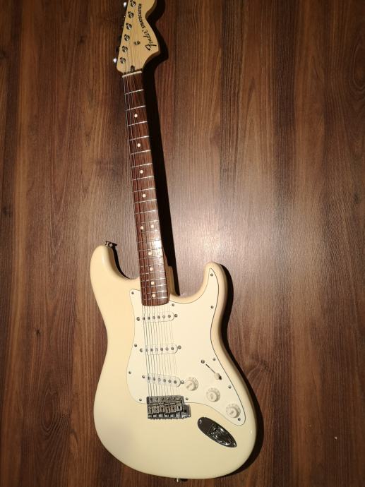 Fender Stratocaster American Vintage 70s 2010 letnik