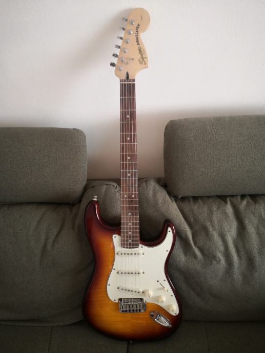 Squier Limited Edition Standard Stratocaster Flamed Maple Top (Amber)