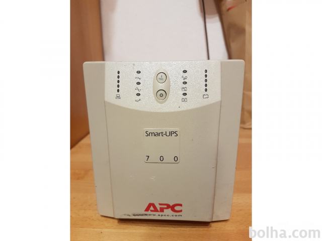 APC Smart UPS 700