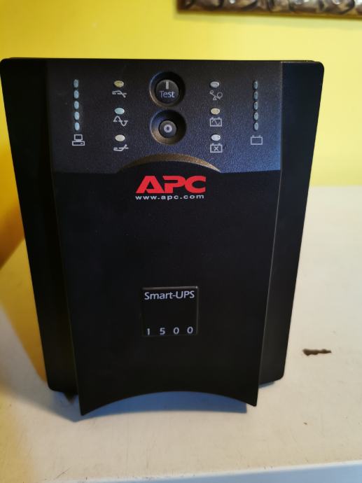 APC UPS smart 1500 brezprekinitveno napajanje
