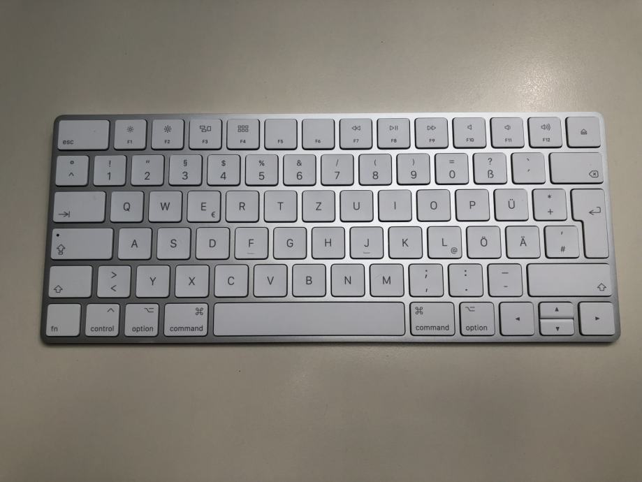 Apple Magic Keyboard- nemška