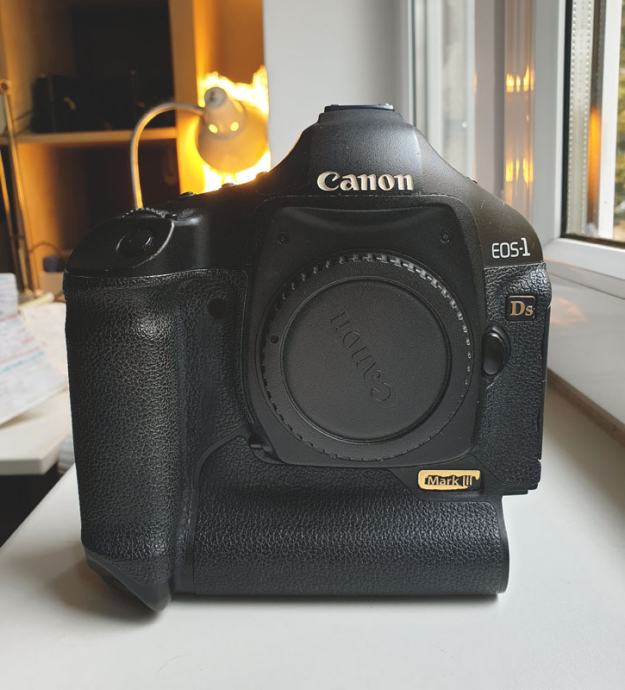 Canon 1DS mk3 fotoaparat z vso pripadajočo opremo