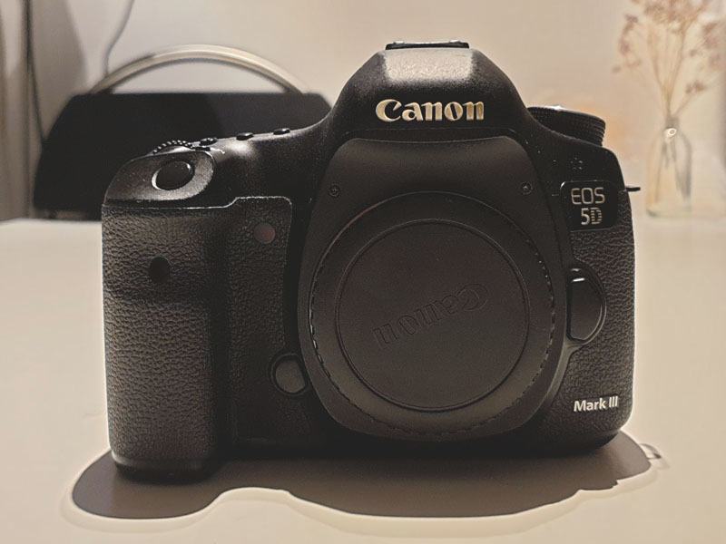 Canon 5D mk3 fotoaparat z vso pripadajočo opremo in dobro karmo ;)