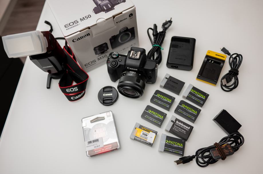 Canon EOS M50+OBJEKTIV 1545mm+8 BATERIJ+BLISKAVICA+POL.FILTER