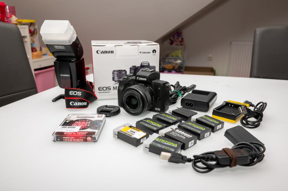 Canon EOS M50+OBJEKTIV 1545mm+8 BATERIJ+BLISKAVICA+POL.FILTER