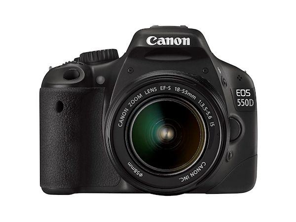 Canon EOS 550D z objektivom Canon 18 – 135mm