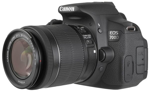 Canon EOS 700D + objektiv 18-55 mm‎ + 2x baterija +sd