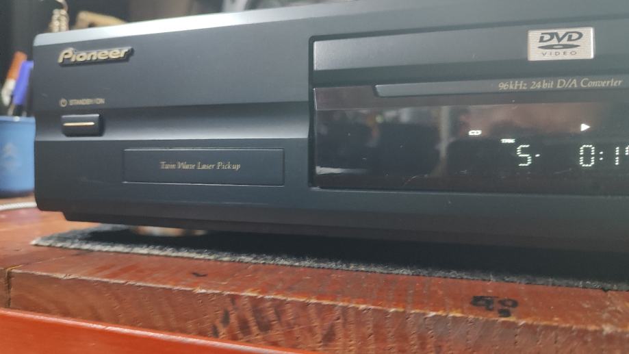 Pioneer dv 343 CD DVD player