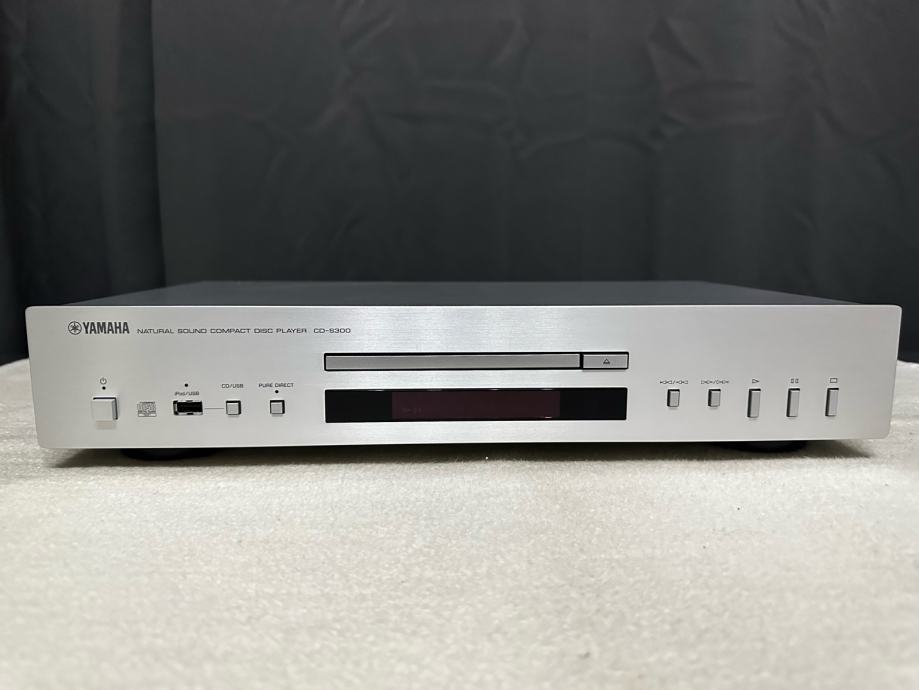 Yamaha CDS300 CD player