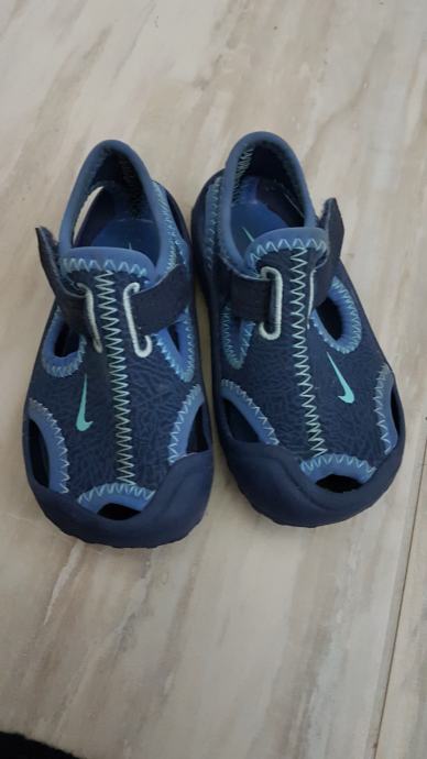 Nike sandali št. 19