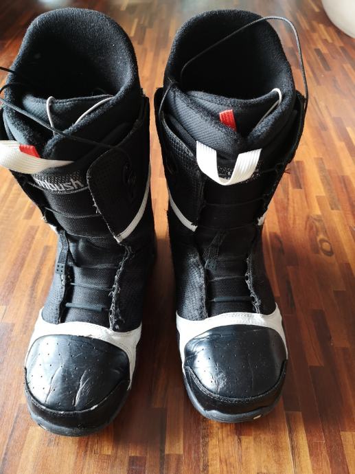 Snowboard čevlji/ bootsi št.46
