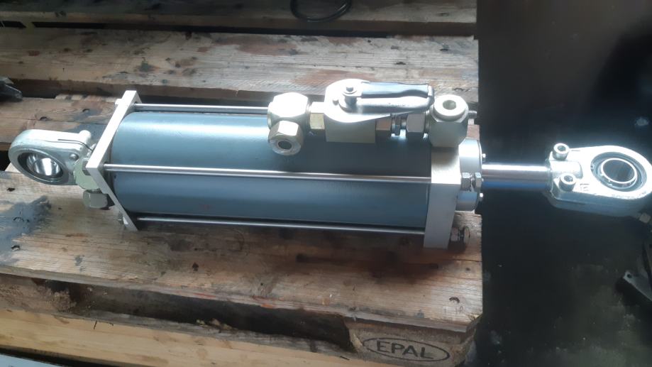 hidravlični cilinder
