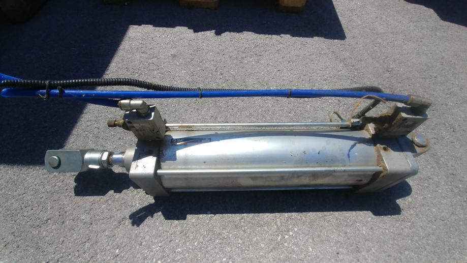 Pnevmatski cilinder d100-300mm