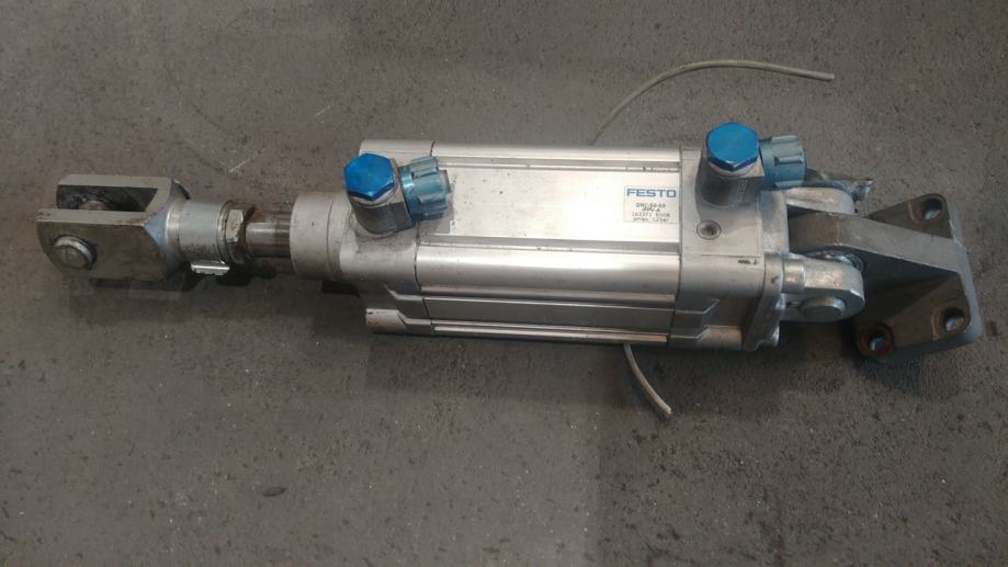 Pnevmatski cilinder d50-50mm