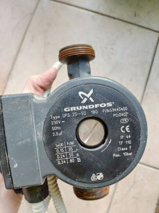 Grundfos UPS 25-50 180 - obtocna crpalka