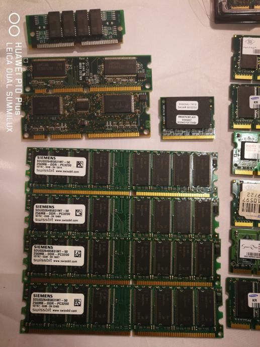 RAM DDR SDR različni in različne kapacitete največji so 2gB