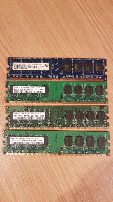 DDR 2 RAM  4 x 1GB