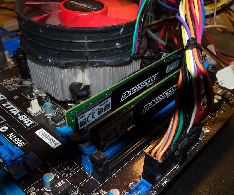 Barrette De RAM CRUCIAL DDR3 4 Go 1600 MHz PC3-12800 - Neuf, Testée, Garantie à Vie